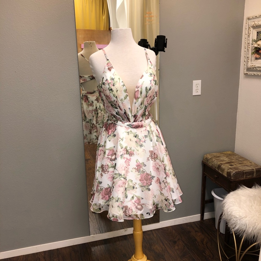 *SALE* NWT Alyce Cocktail 👗